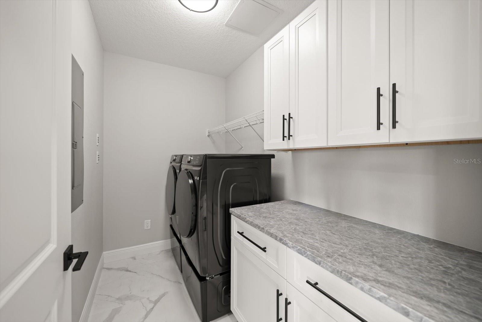 Image 36 of 54 For 211 Dolphin Point 501