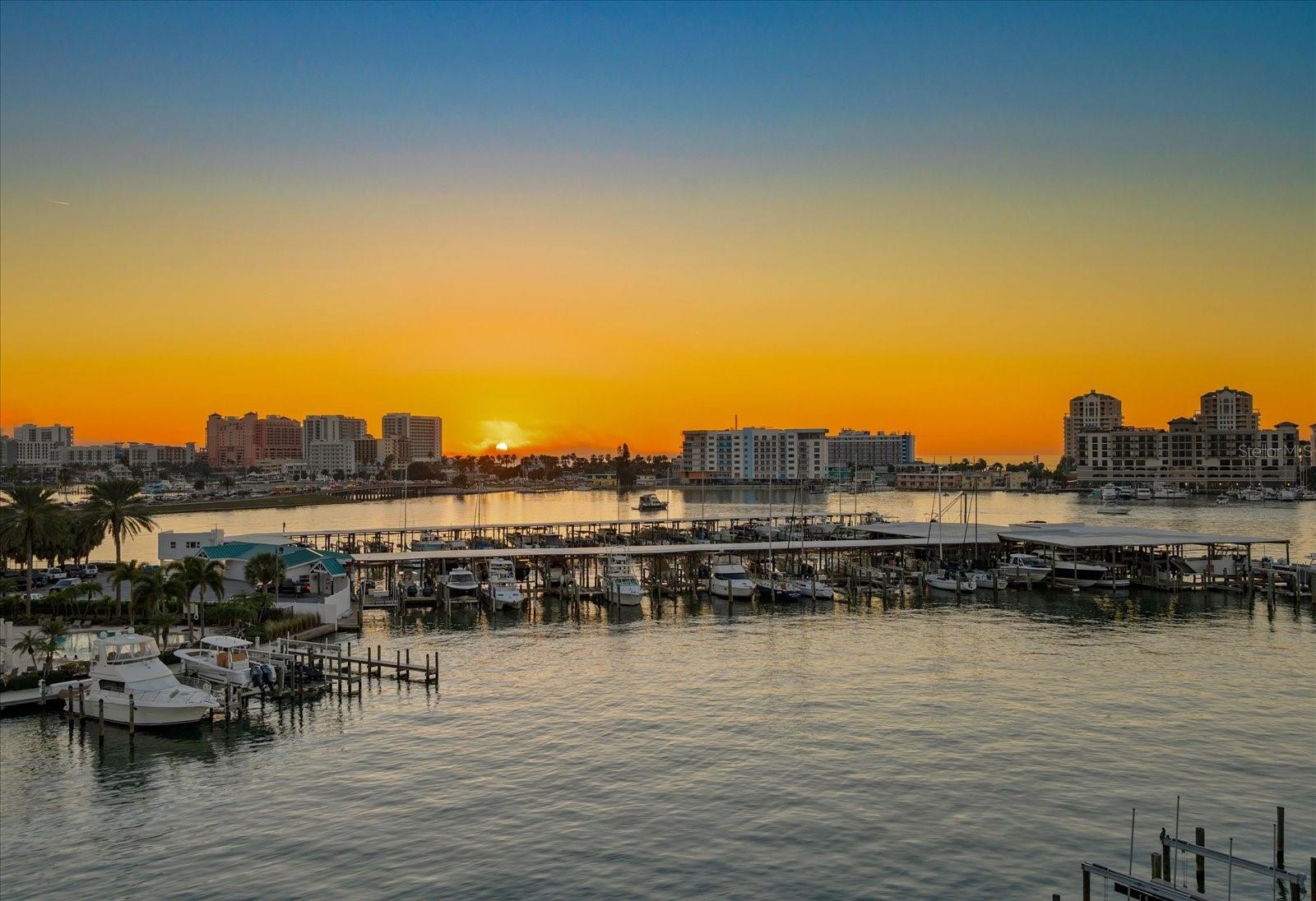 Image 39 of 54 For 211 Dolphin Point 501