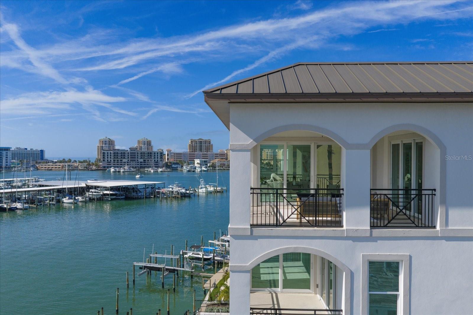 Image 40 of 54 For 211 Dolphin Point 501