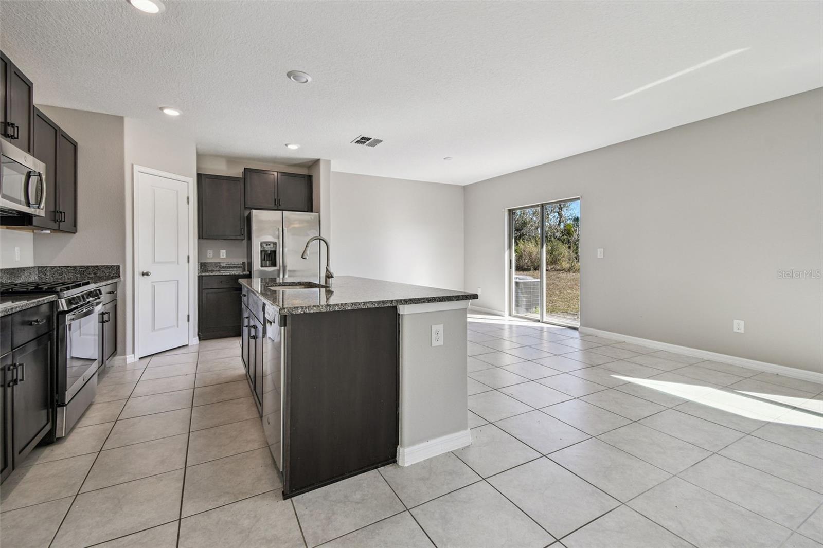 Image 18 of 98 For 5157 White Chicory Drive