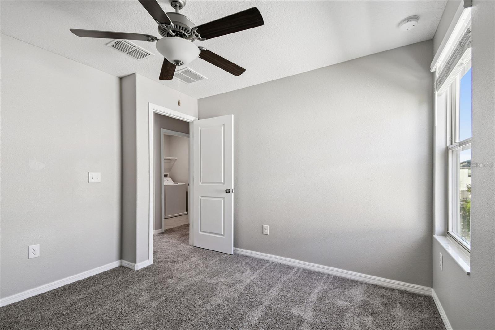 Image 38 of 98 For 5157 White Chicory Drive