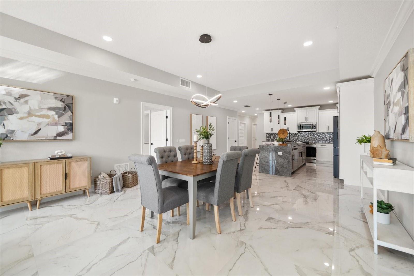 Listing photo id 10 for 211 Dolphin Point 202