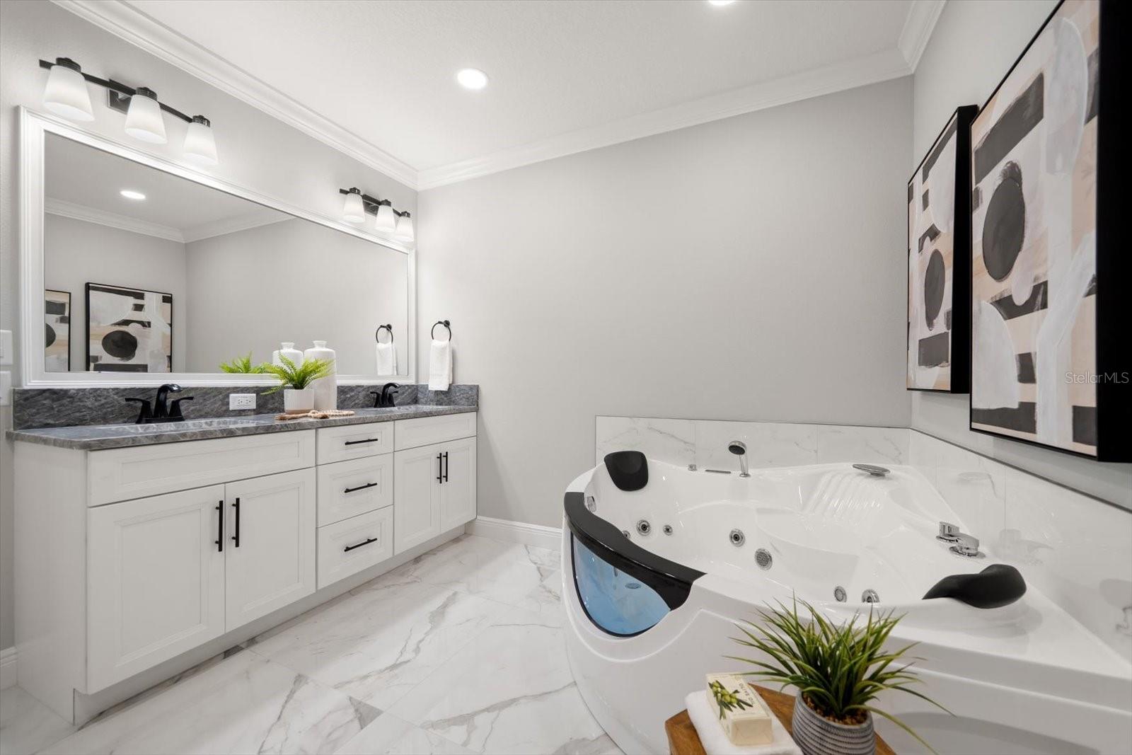 Listing photo id 18 for 211 Dolphin Point 202