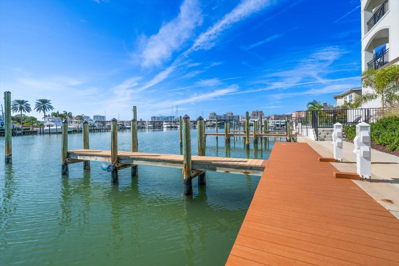Listing photo id 29 for 211 Dolphin Point 202