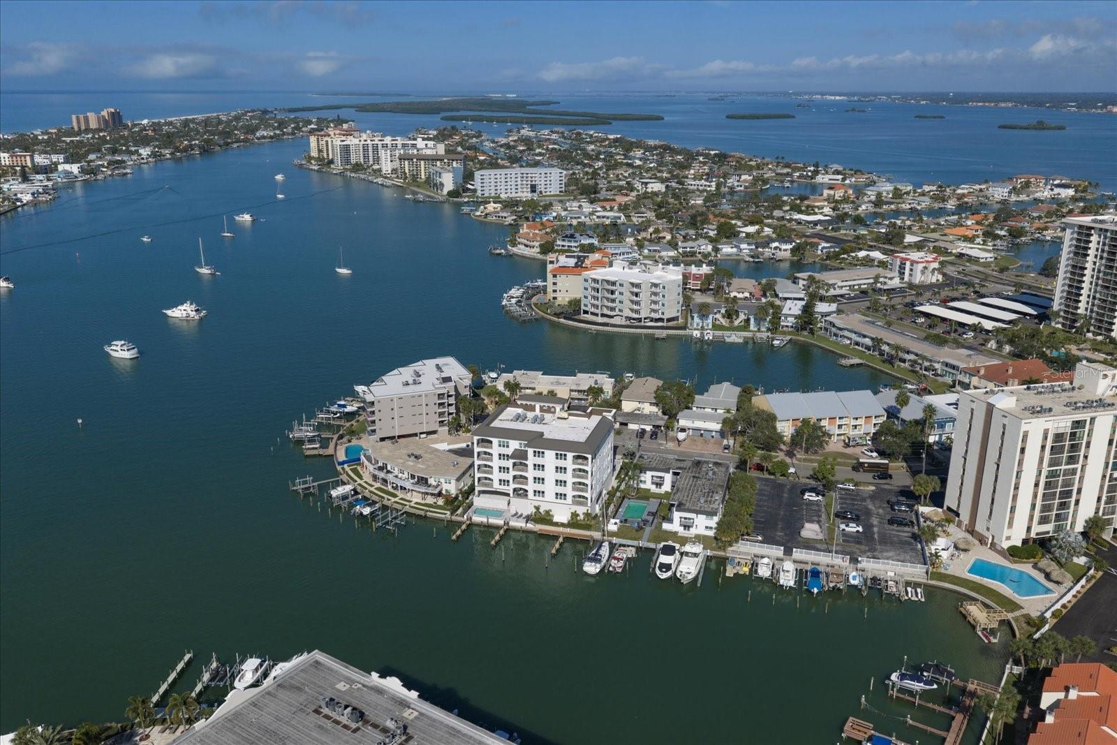 Listing photo id 35 for 211 Dolphin Point 202