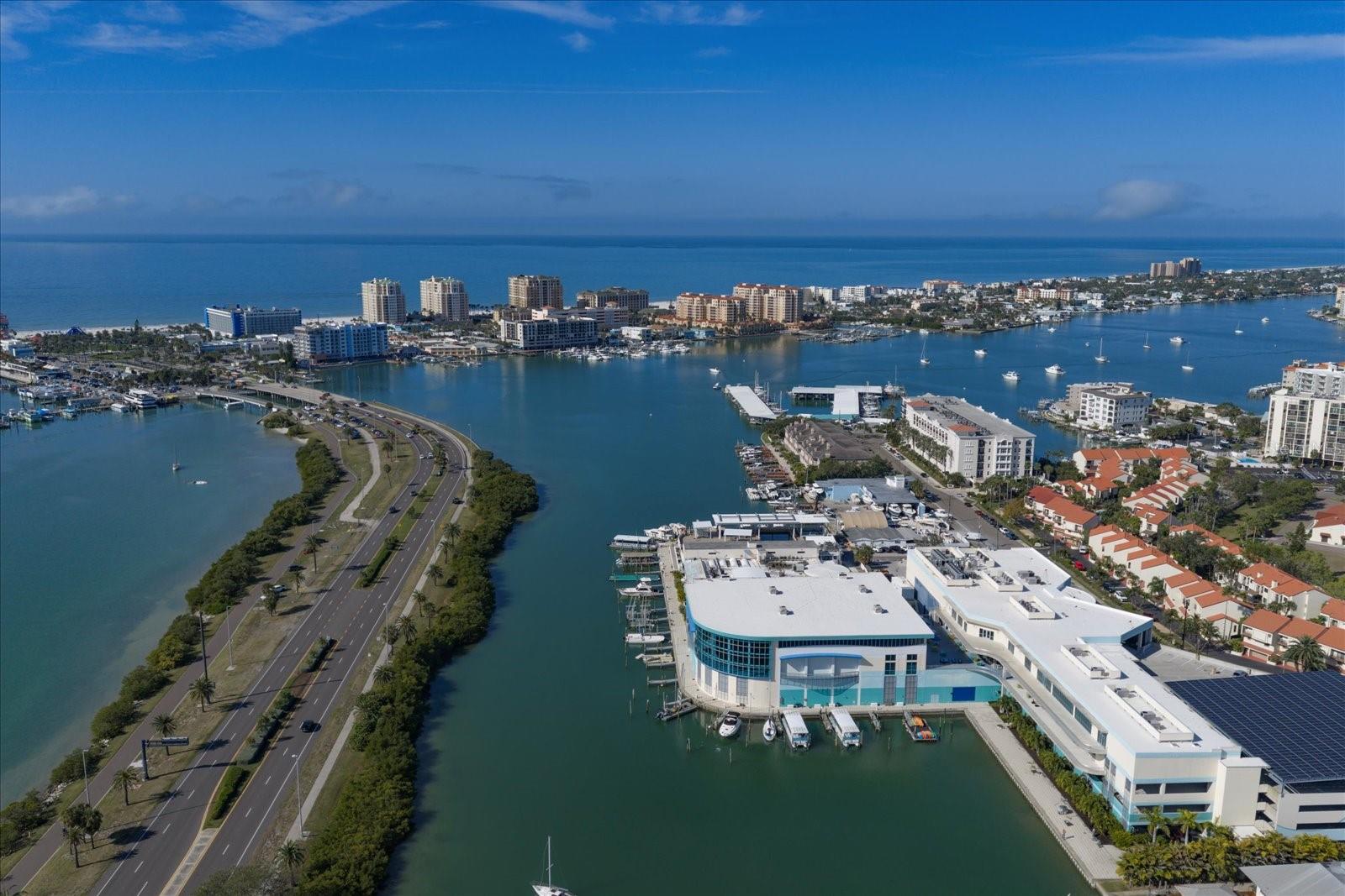 Listing photo id 36 for 211 Dolphin Point 202