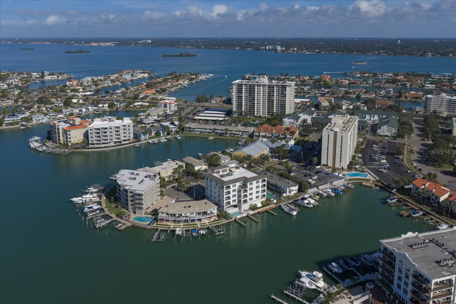 Listing photo id 37 for 211 Dolphin Point 202