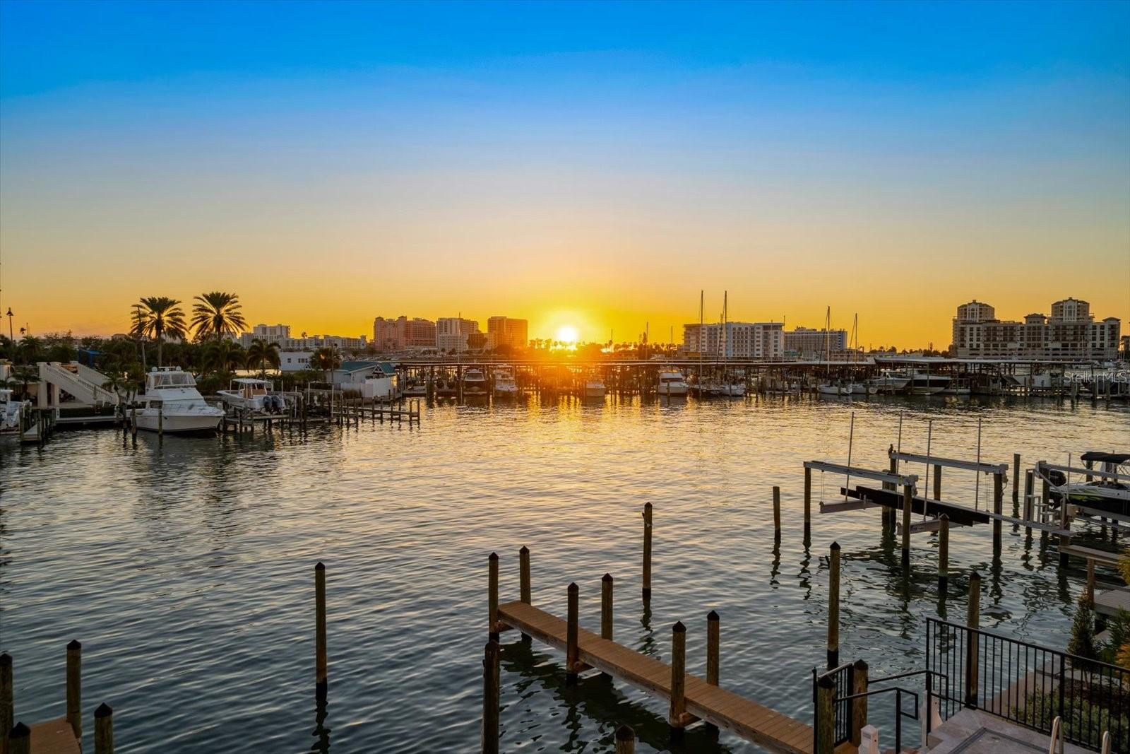 Listing photo id 43 for 211 Dolphin Point 202