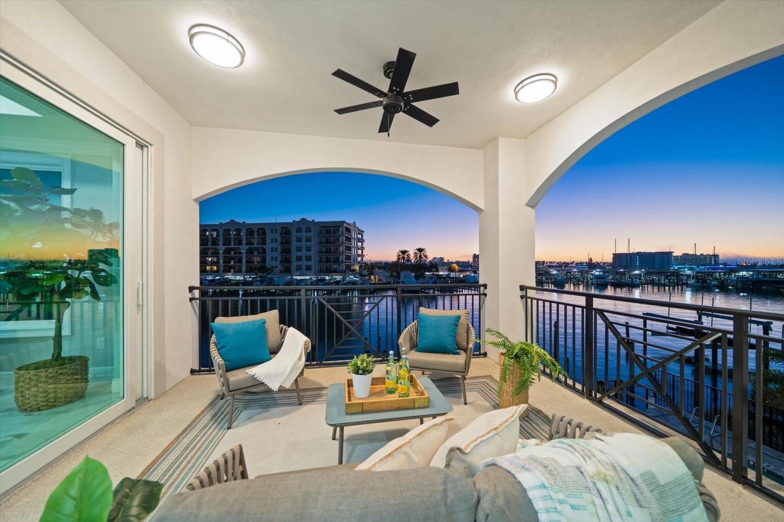 Listing photo id 48 for 211 Dolphin Point 202