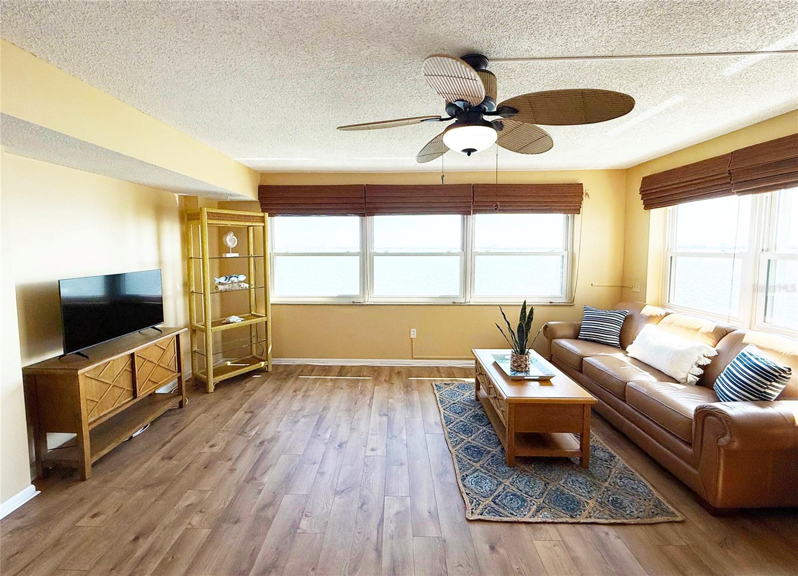 Image 20 of 58 For 5900 Shore Boulevard S 512