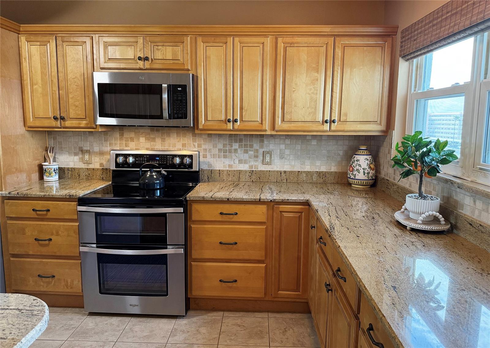 Image 22 of 58 For 5900 Shore Boulevard S 512