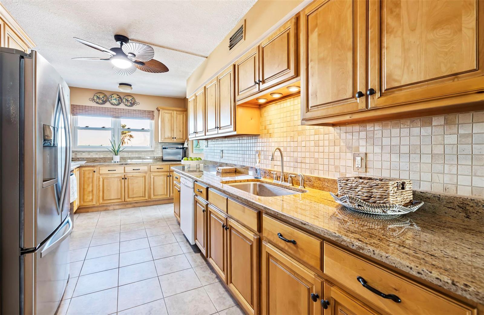 Image 23 of 58 For 5900 Shore Boulevard S 512