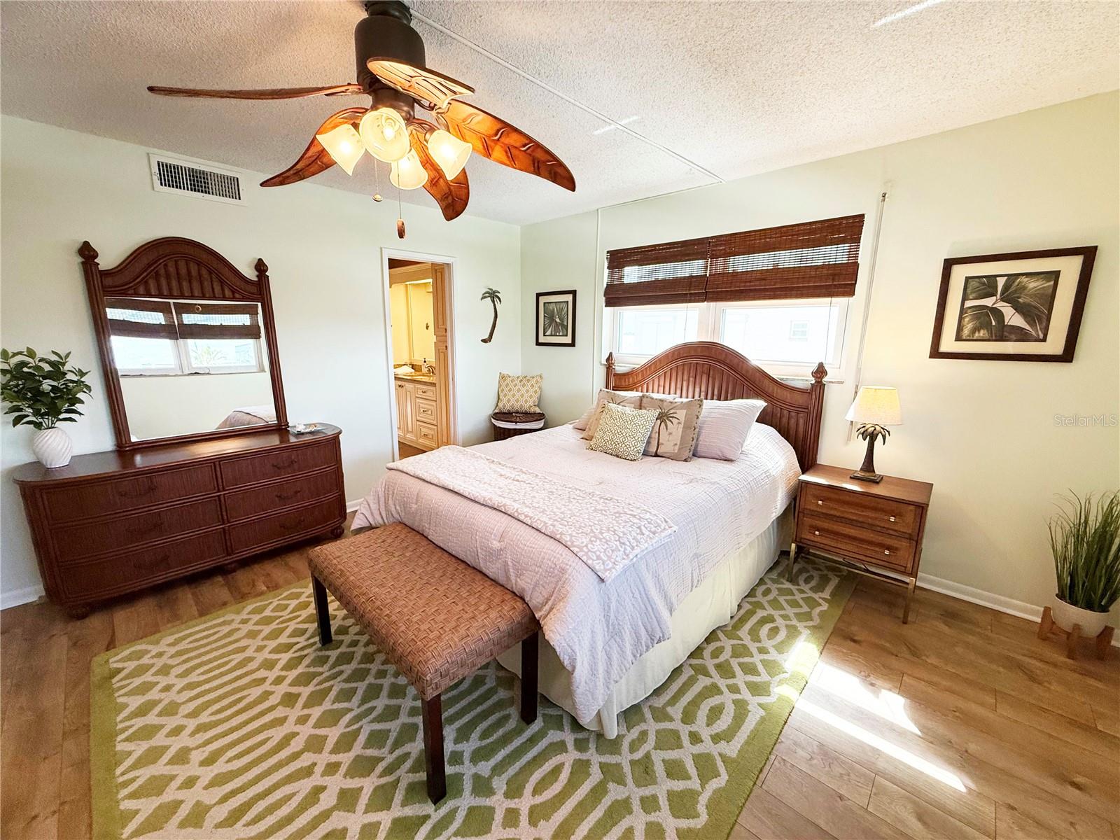 Image 28 of 58 For 5900 Shore Boulevard S 512