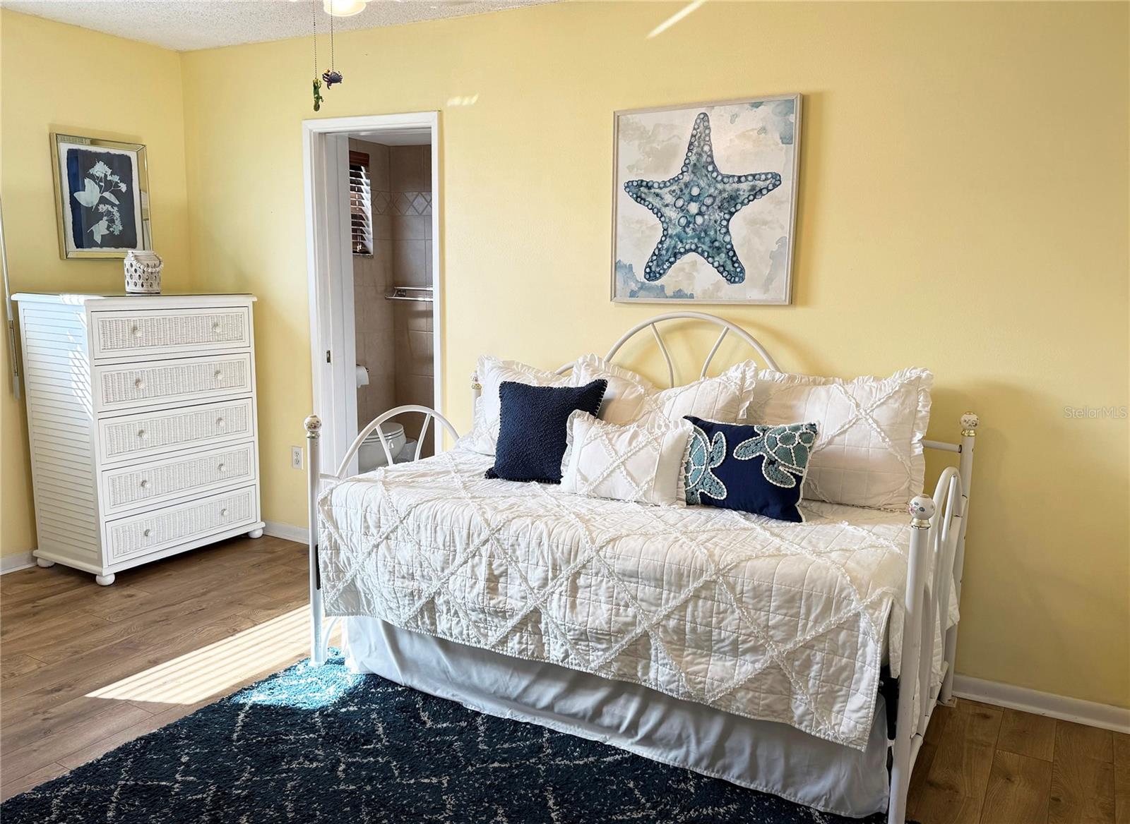 Image 32 of 58 For 5900 Shore Boulevard S 512