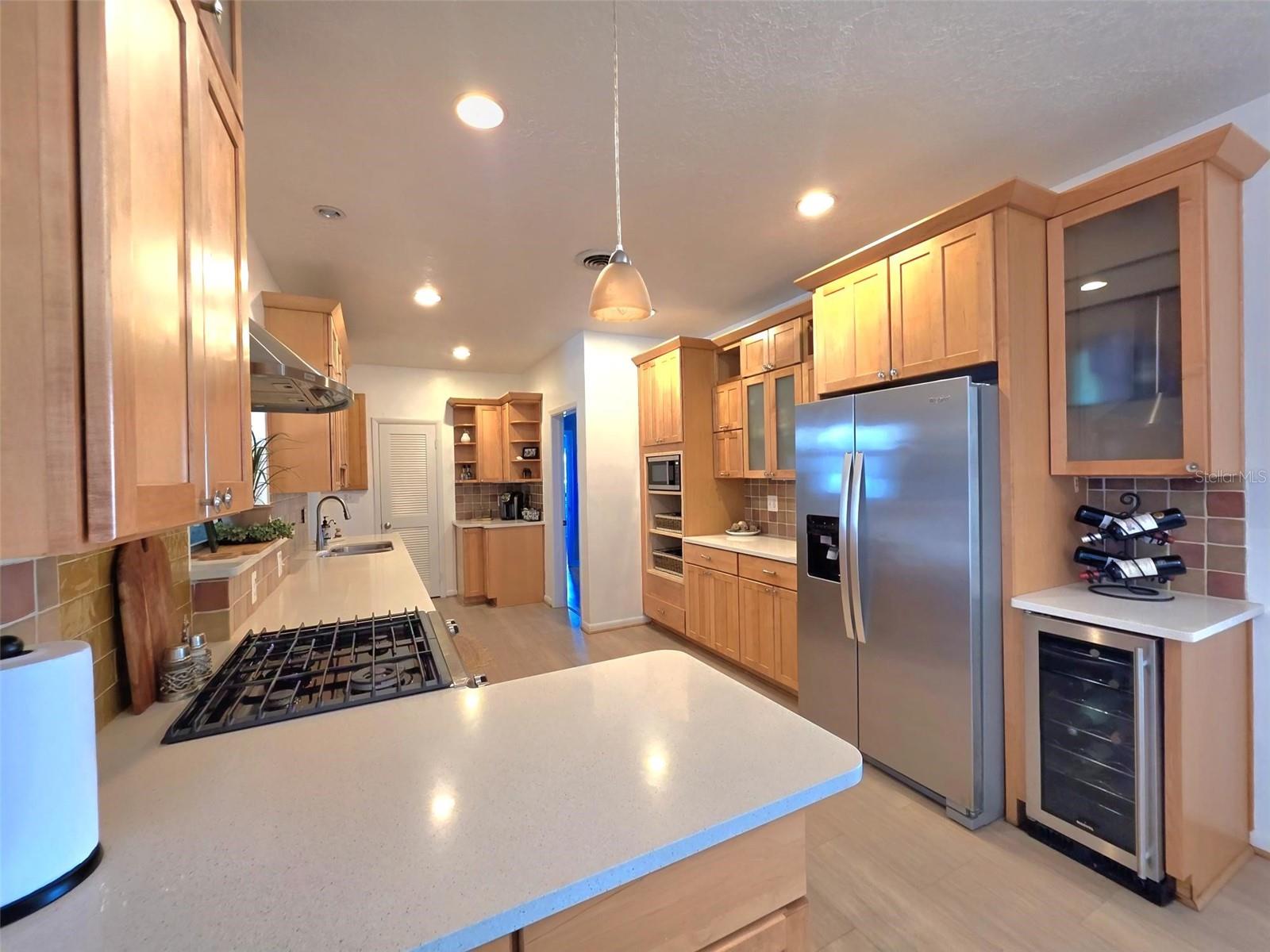 Image 10 of 53 For 401 Whitcomb Boulevard