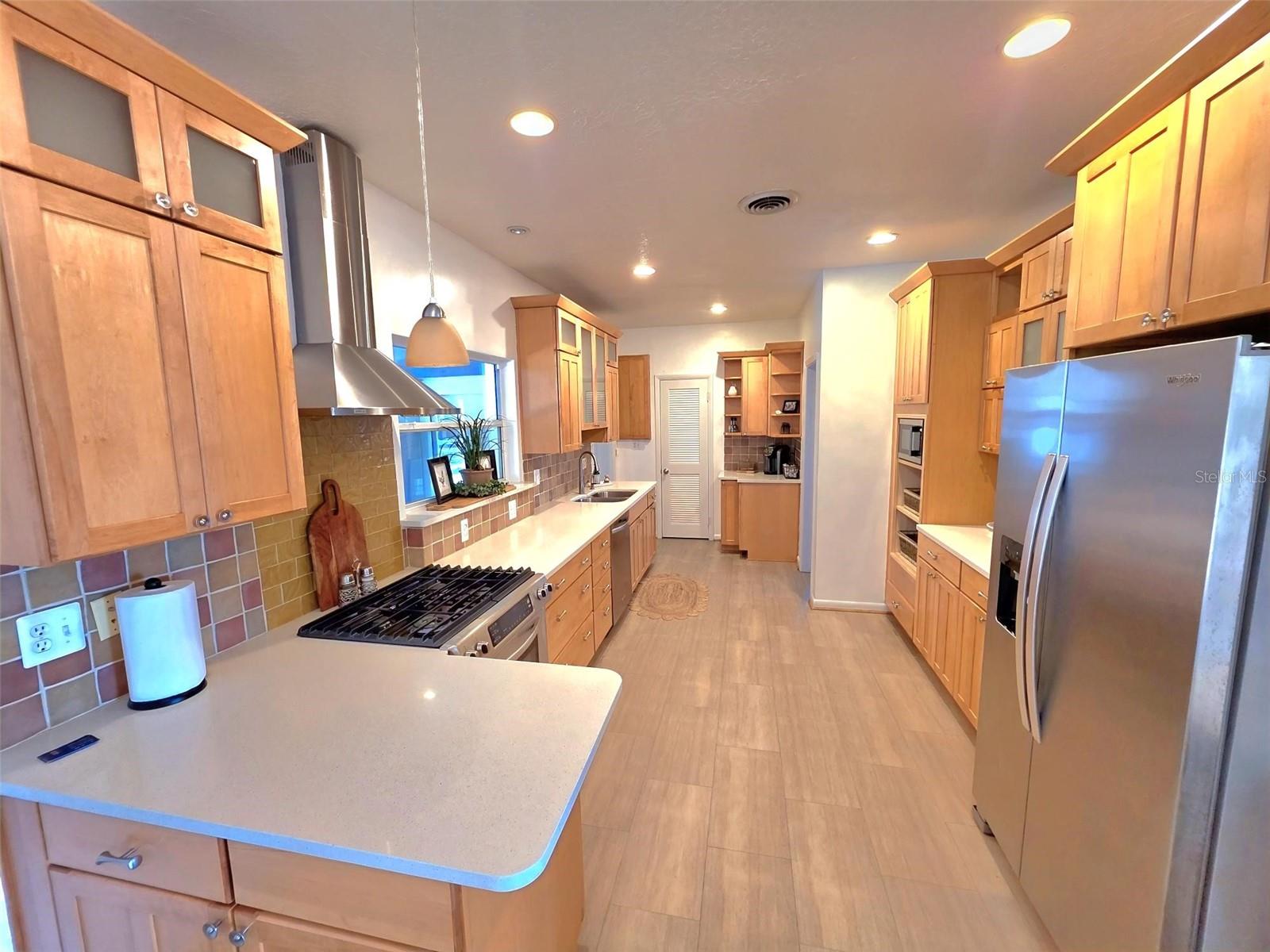 Image 11 of 53 For 401 Whitcomb Boulevard