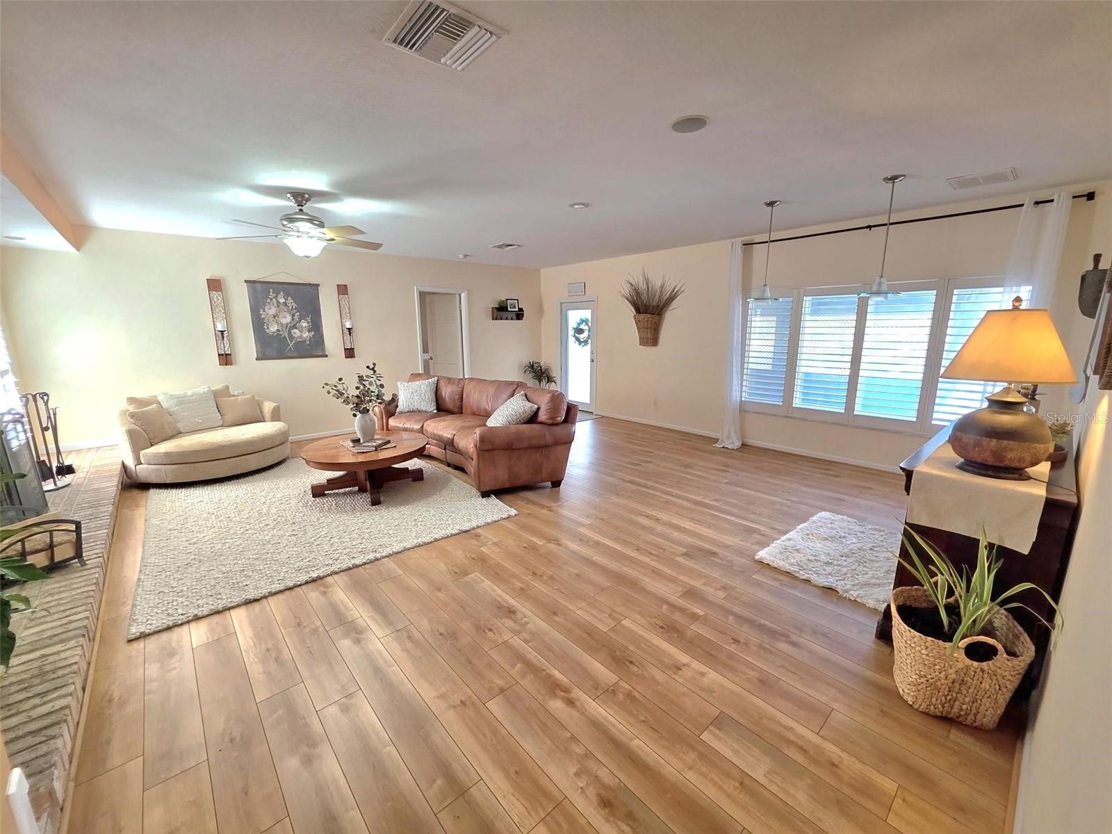 Image 16 of 53 For 401 Whitcomb Boulevard