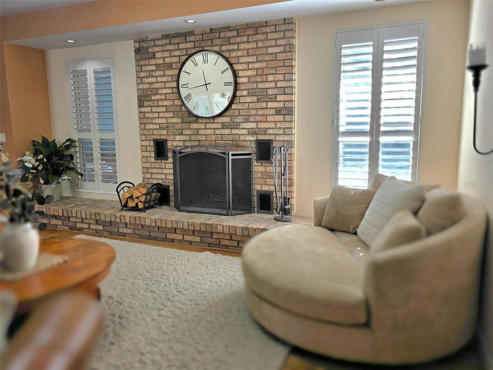 Image 17 of 53 For 401 Whitcomb Boulevard