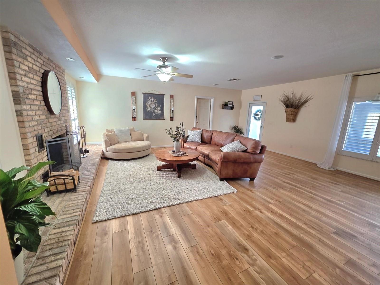 Image 18 of 53 For 401 Whitcomb Boulevard