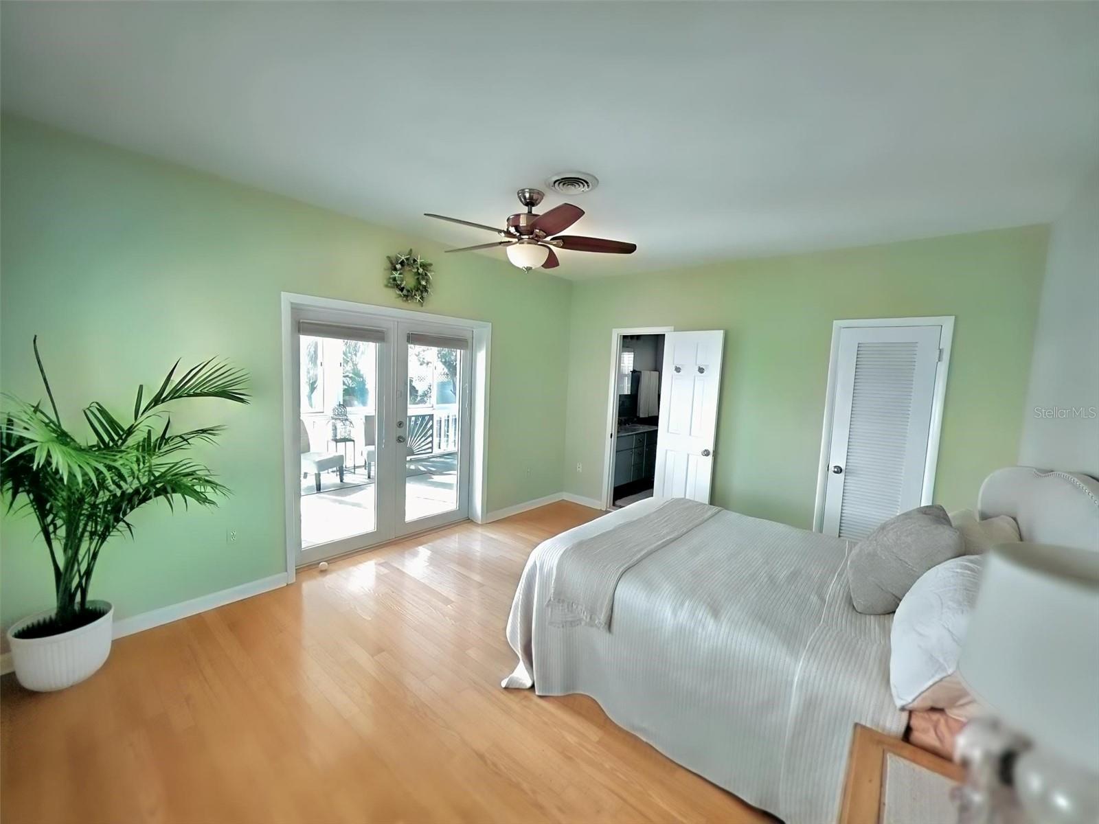 Image 19 of 53 For 401 Whitcomb Boulevard