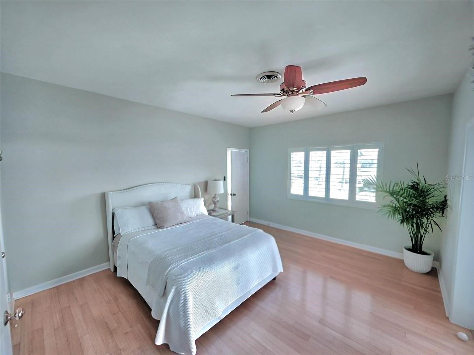 Image 20 of 53 For 401 Whitcomb Boulevard