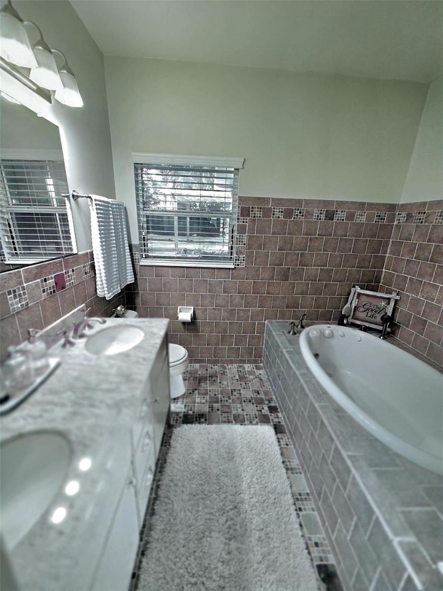 Image 22 of 53 For 401 Whitcomb Boulevard