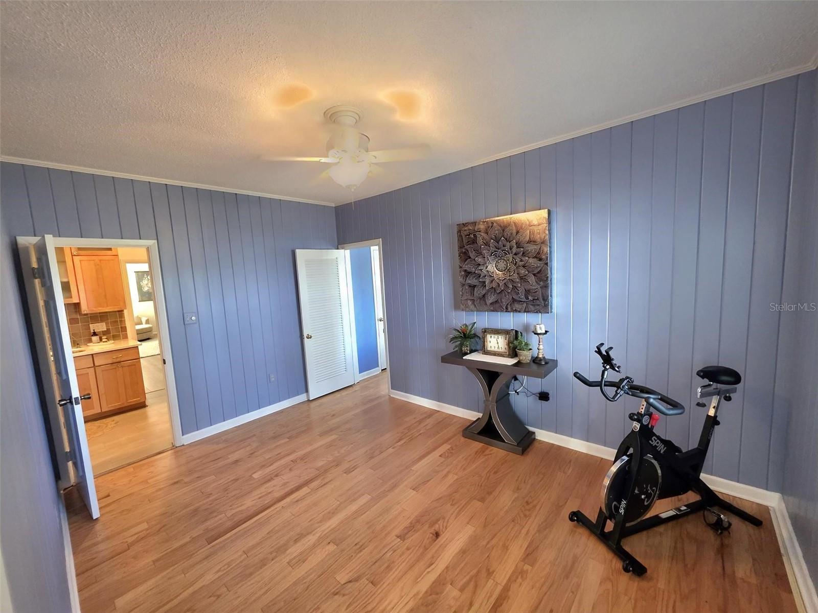 Image 32 of 53 For 401 Whitcomb Boulevard