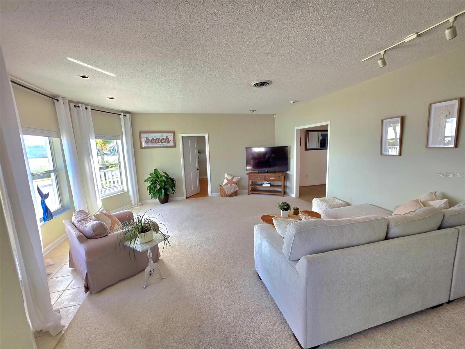 Image 8 of 53 For 401 Whitcomb Boulevard