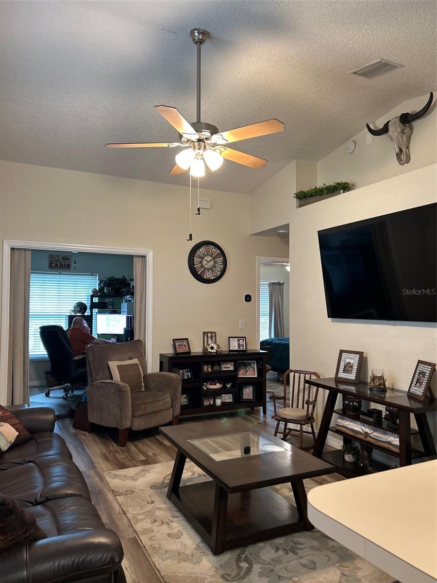 Image 7 of 41 For 7361 62nd Avenue N