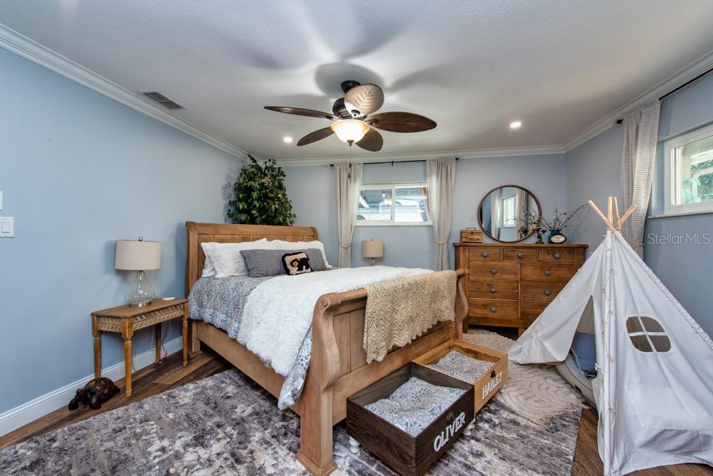 Image 16 of 40 For 8812 Honeycomb Drive