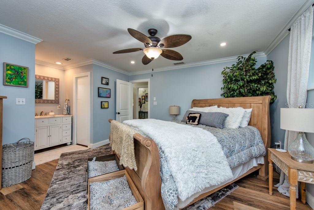 Image 17 of 40 For 8812 Honeycomb Drive