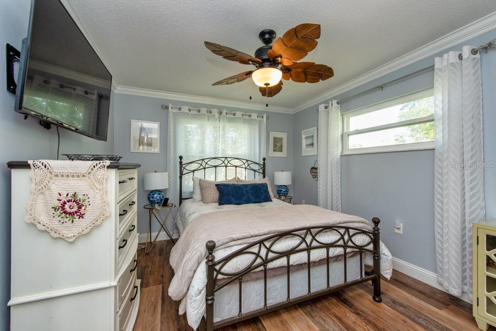 Image 19 of 40 For 8812 Honeycomb Drive