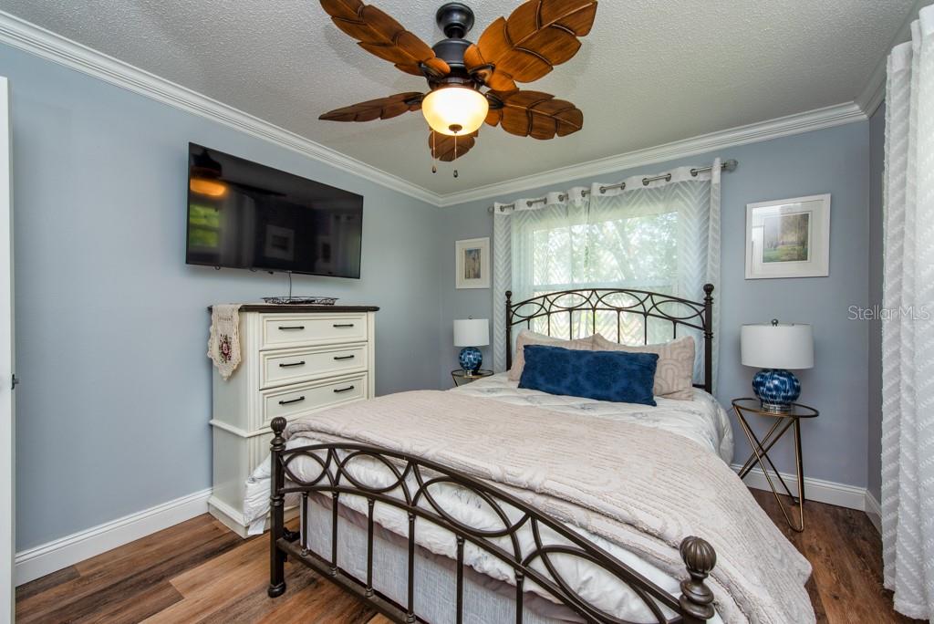 Image 20 of 40 For 8812 Honeycomb Drive