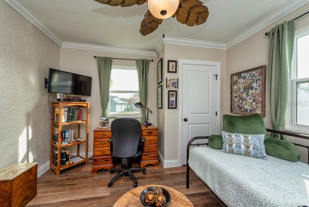 Image 23 of 40 For 8812 Honeycomb Drive