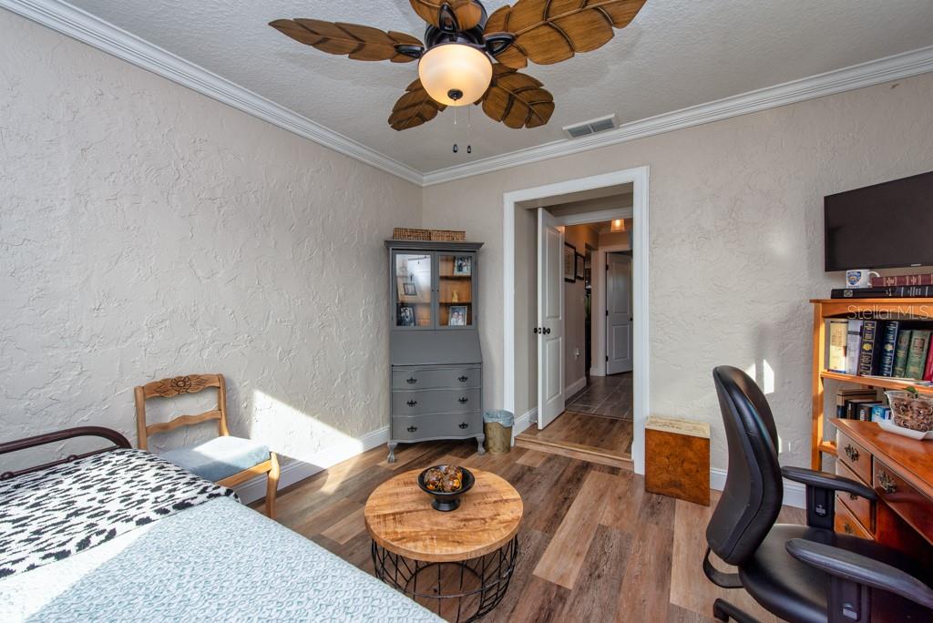 Image 24 of 40 For 8812 Honeycomb Drive