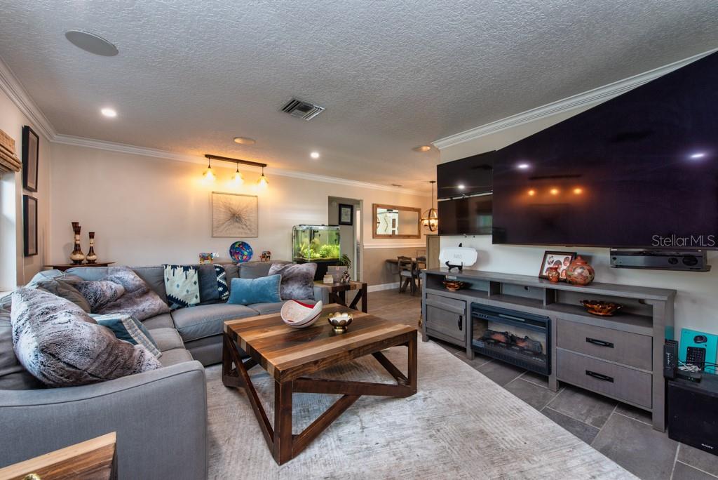 Image 4 of 40 For 8812 Honeycomb Drive