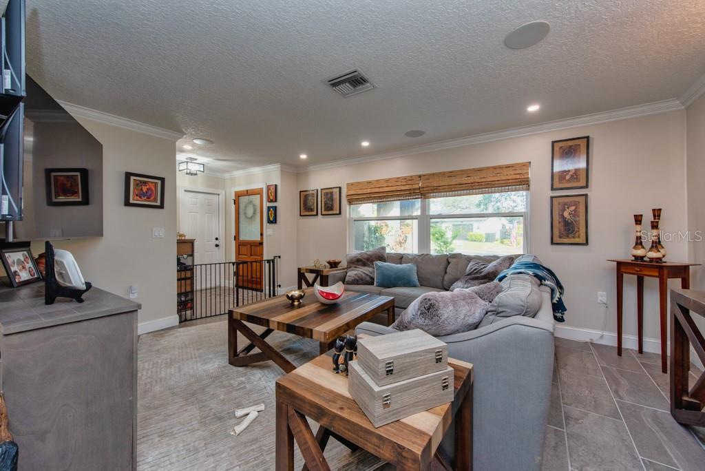 Image 5 of 40 For 8812 Honeycomb Drive