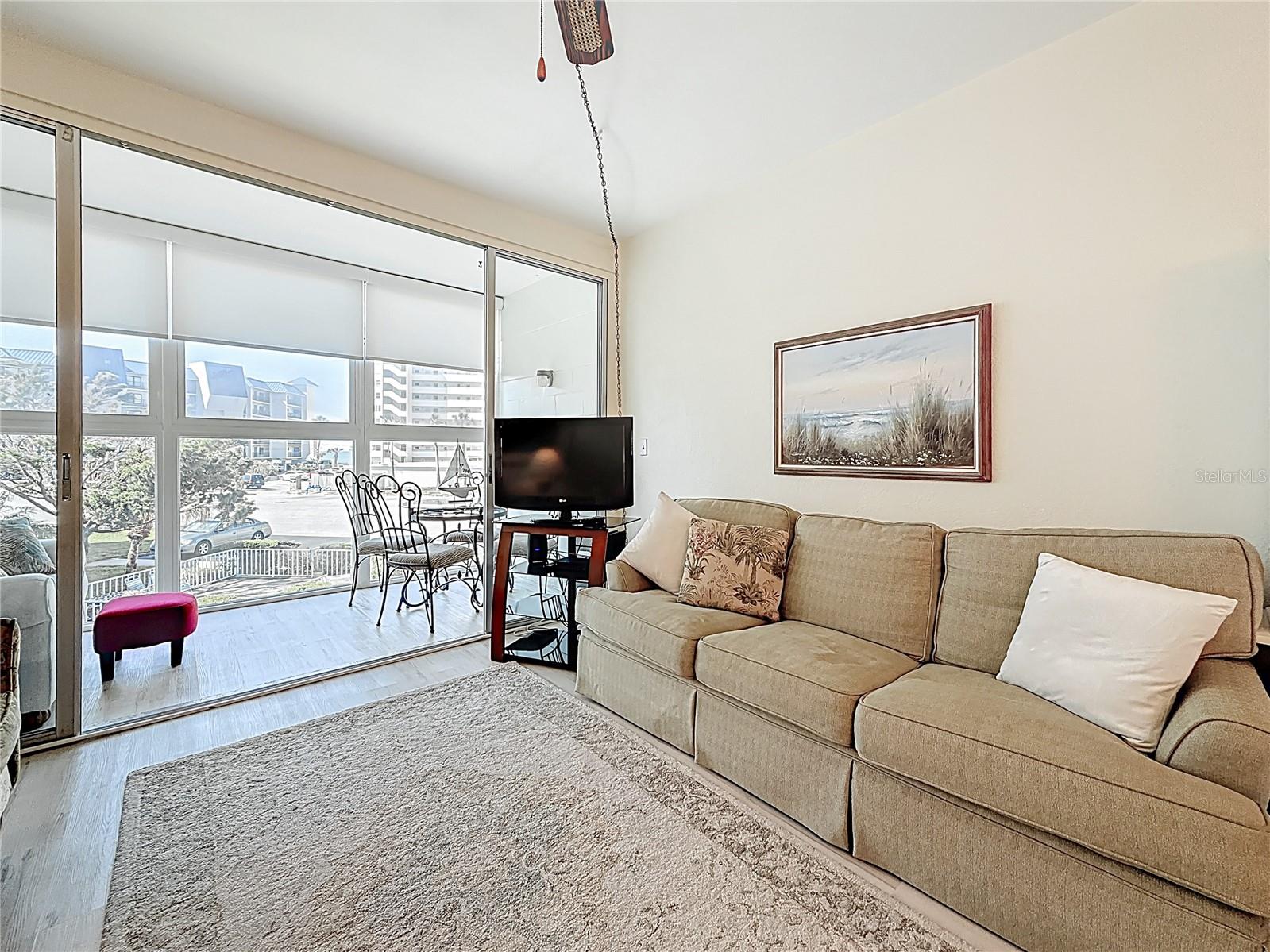 Image 14 of 30 For 7050 Sunset Way 22