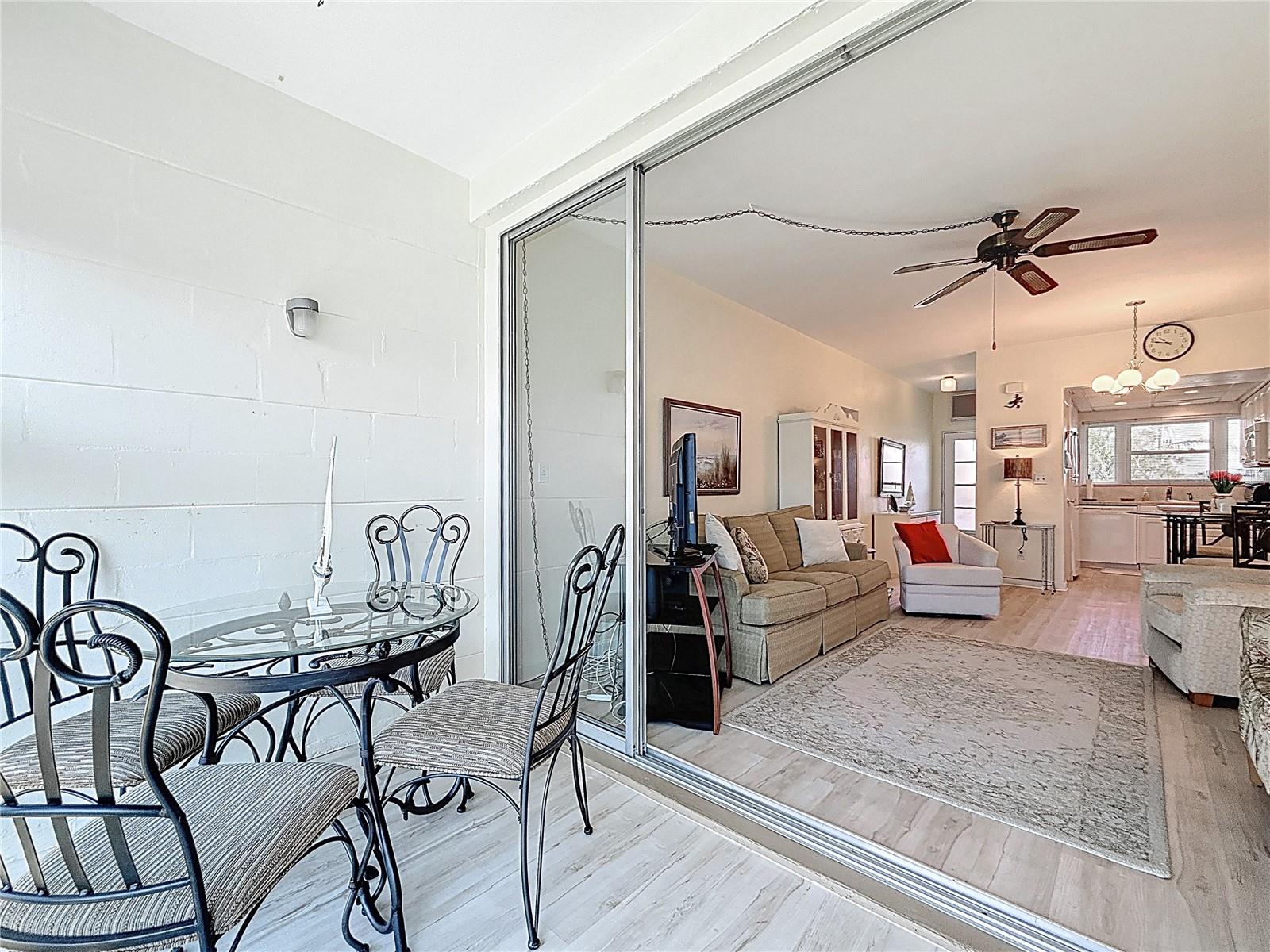 Image 18 of 30 For 7050 Sunset Way 22