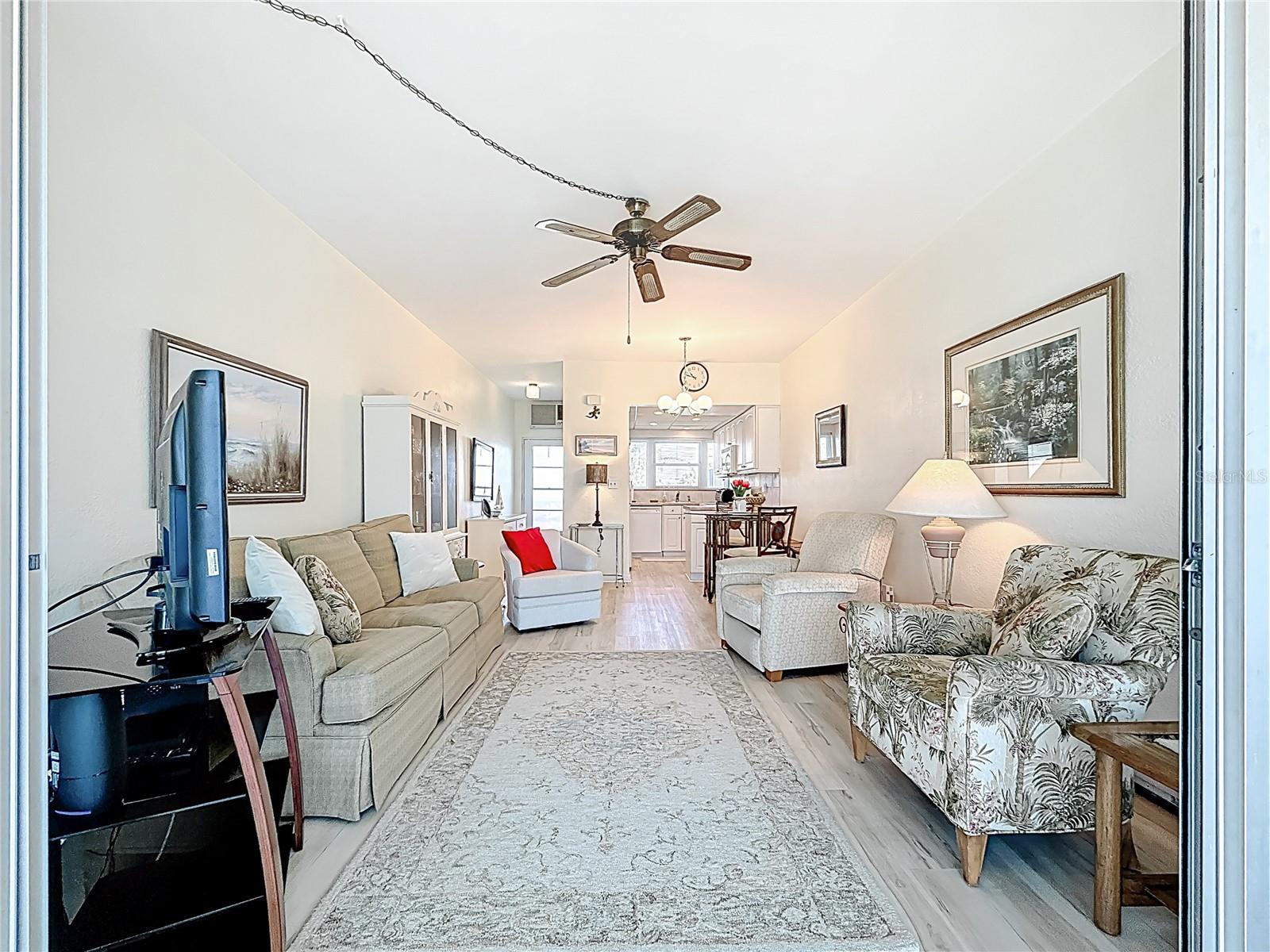 Image 19 of 30 For 7050 Sunset Way 22