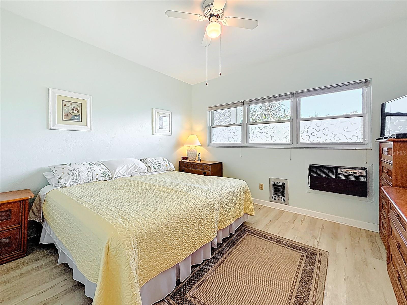 Image 21 of 30 For 7050 Sunset Way 22