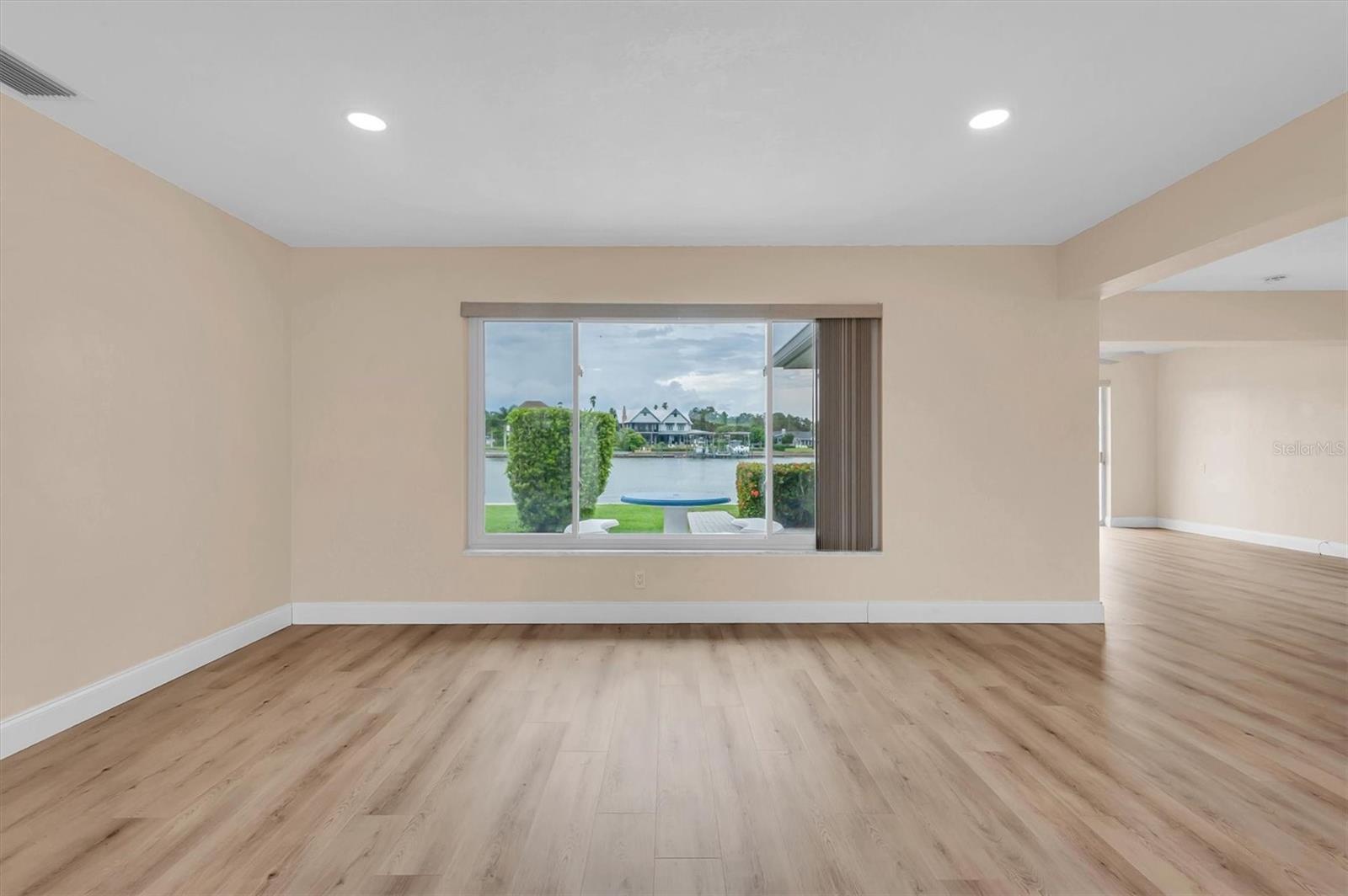 Image 10 of 45 For 315 Buttonwood Lane