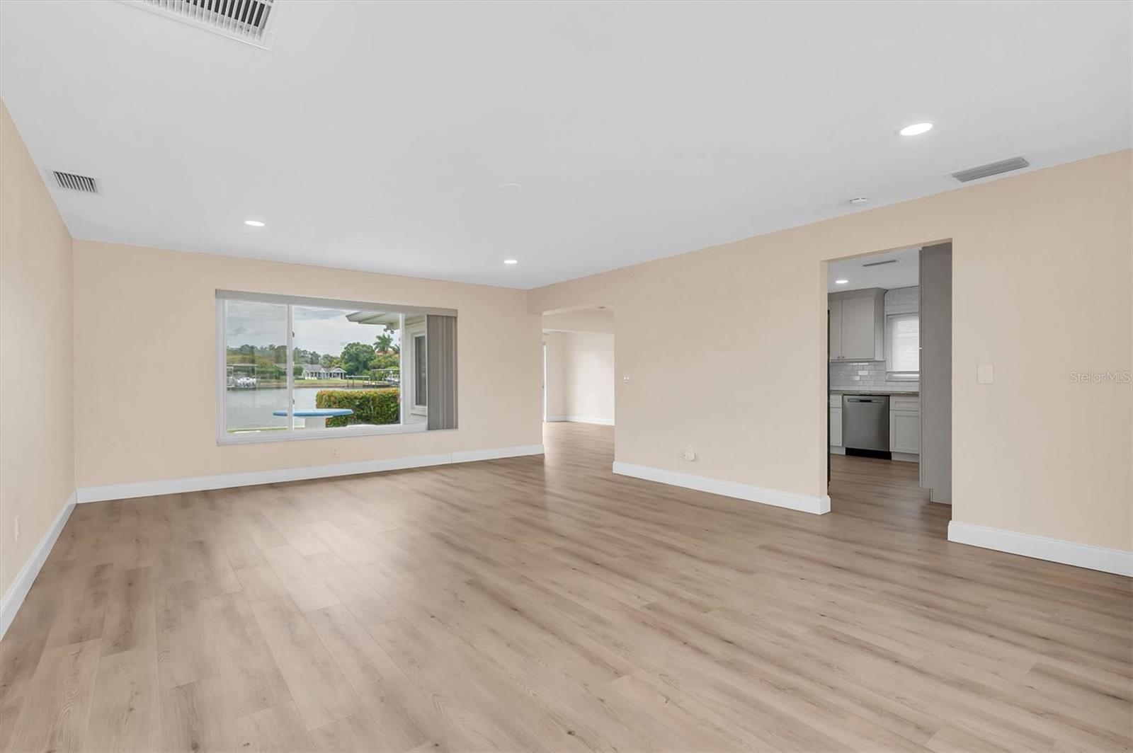 Image 13 of 45 For 315 Buttonwood Lane