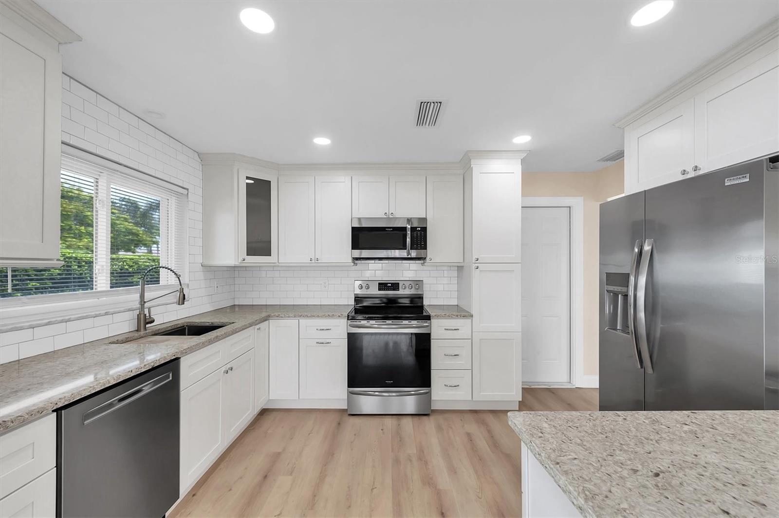 Image 4 of 45 For 315 Buttonwood Lane