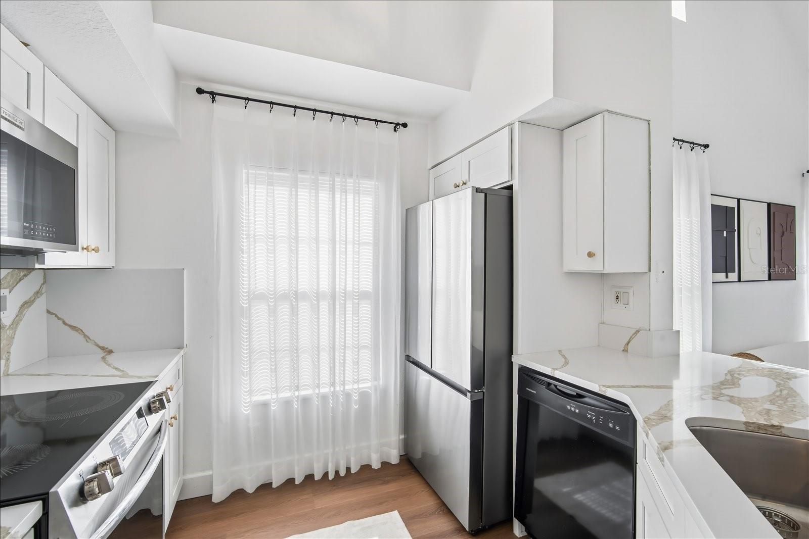 Image 9 of 23 For 9628 Lake Chase Island Way