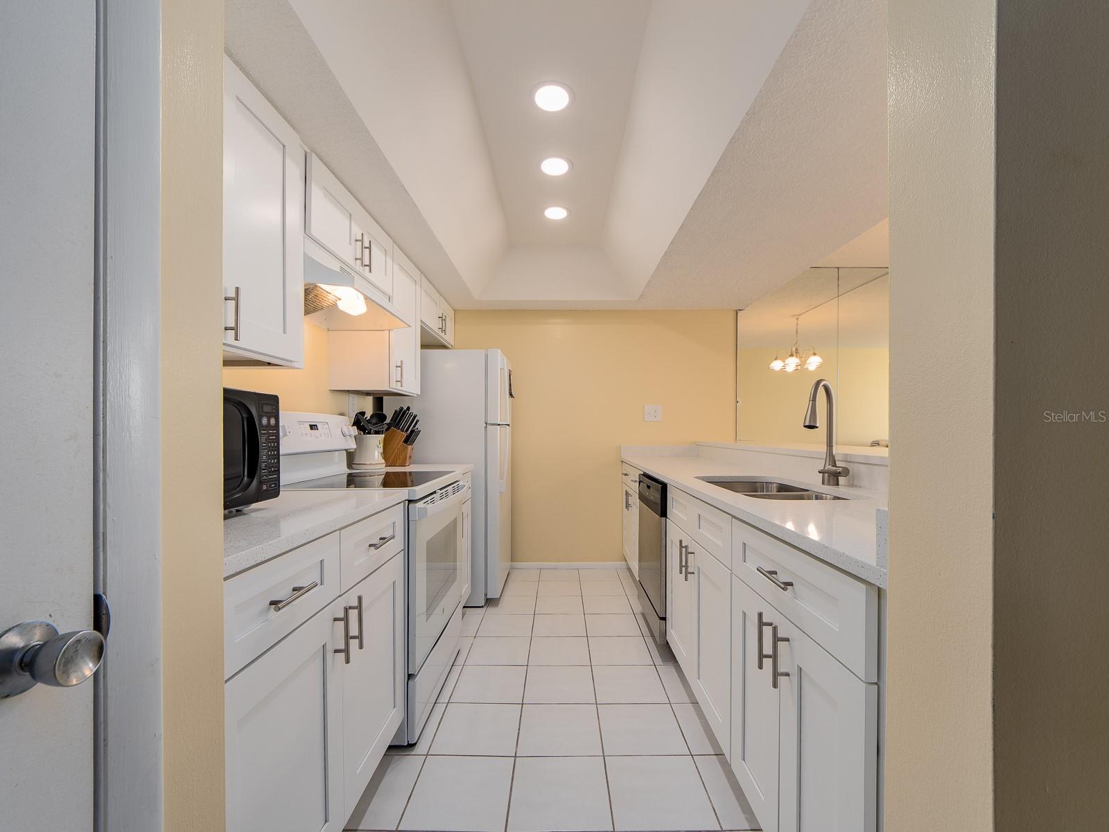 Image 11 of 41 For 450 Gulfview Boulevard 708