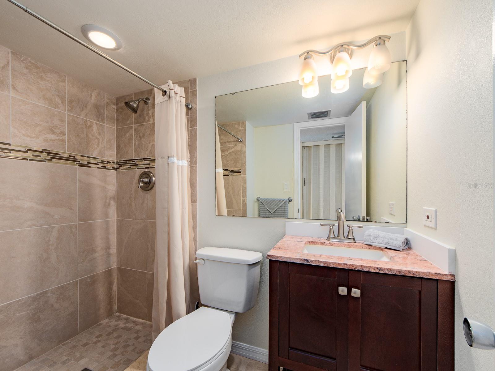 Image 18 of 41 For 450 Gulfview Boulevard 708