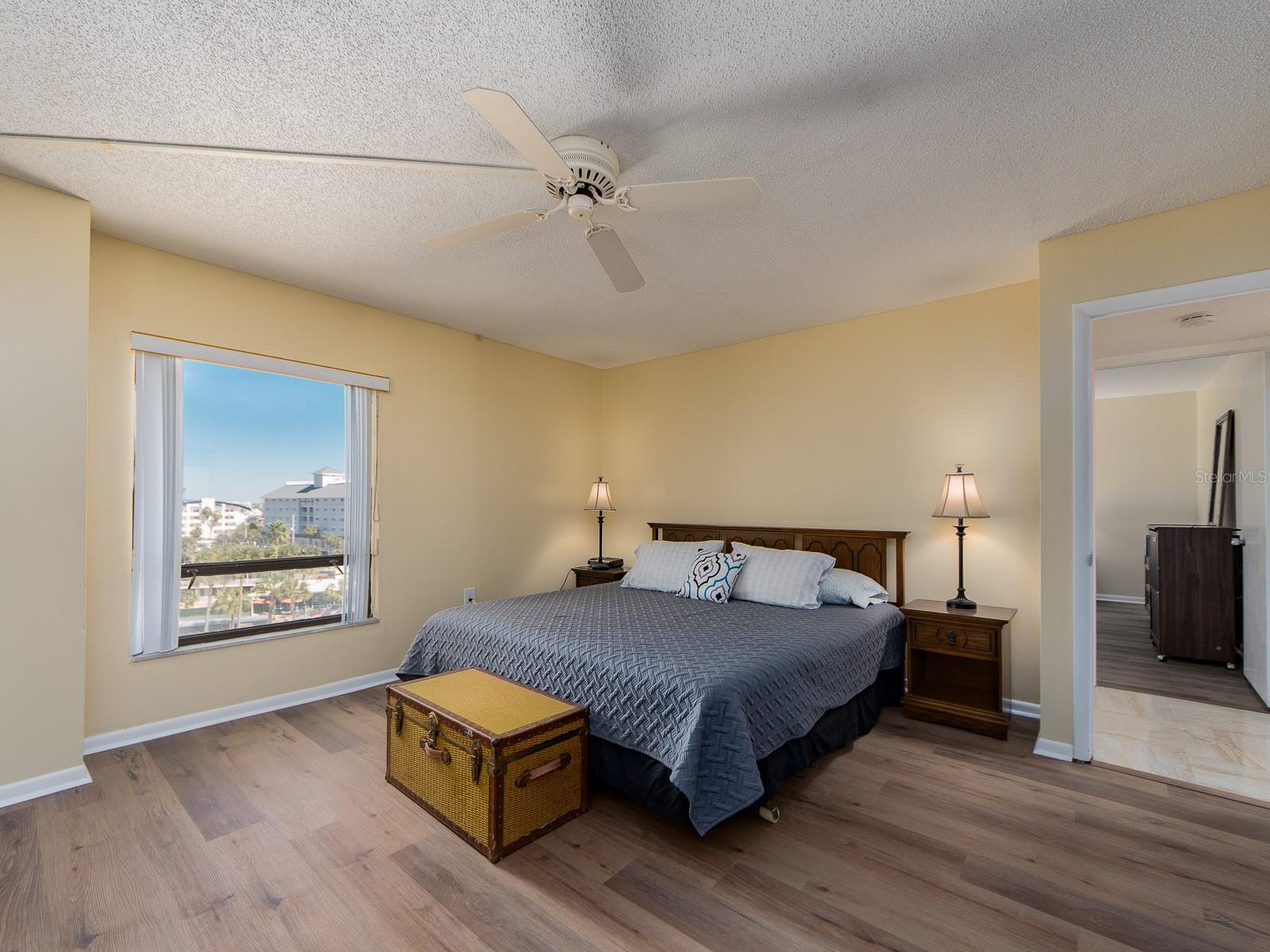 Image 19 of 41 For 450 Gulfview Boulevard 708