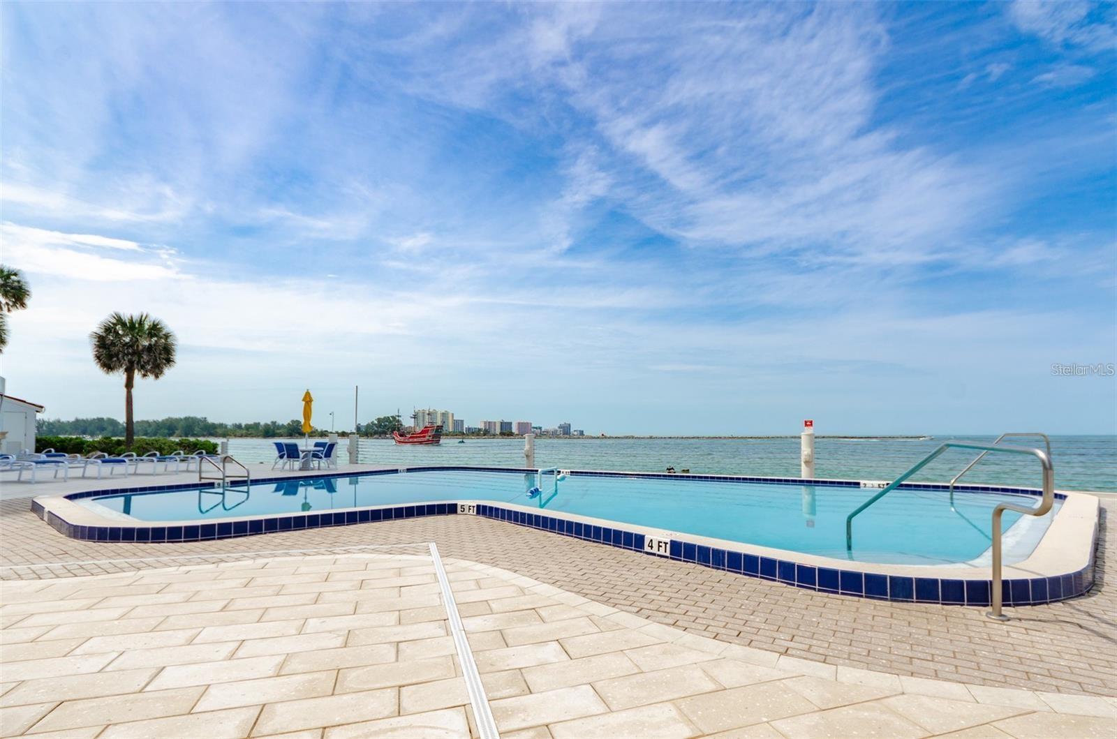 Image 38 of 41 For 450 Gulfview Boulevard 708