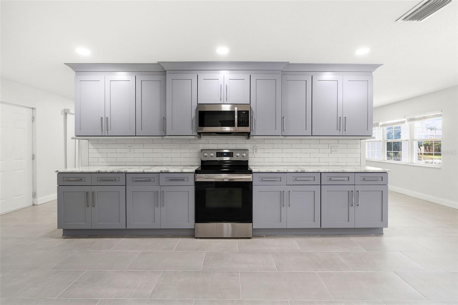 Image 12 of 33 For 202 Shore Crest Drive